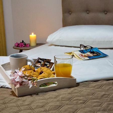 Holiday House Ioanna Néa Péramos Екстериор снимка