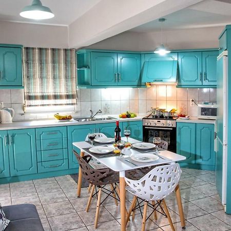 Holiday House Ioanna Néa Péramos Екстериор снимка