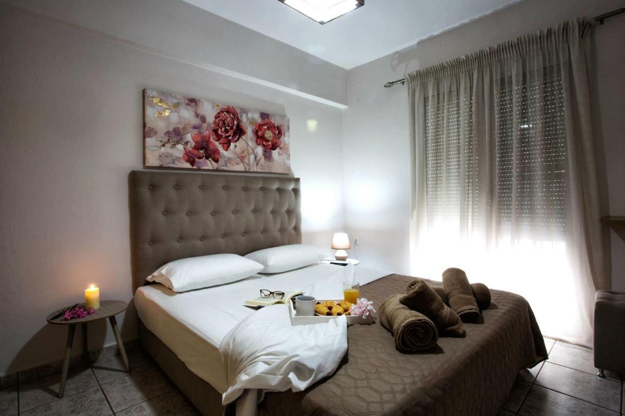 Holiday House Ioanna Néa Péramos Екстериор снимка