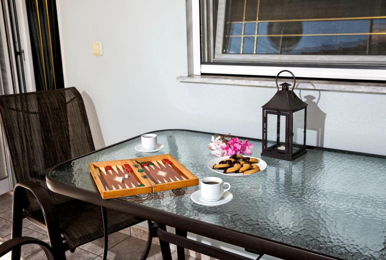 Holiday House Ioanna Néa Péramos Екстериор снимка